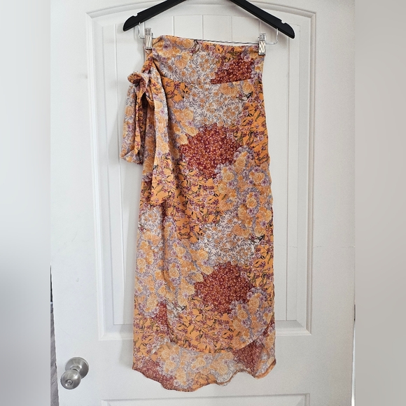 NWT floral wrap midi skirt - Picture 1 of 4